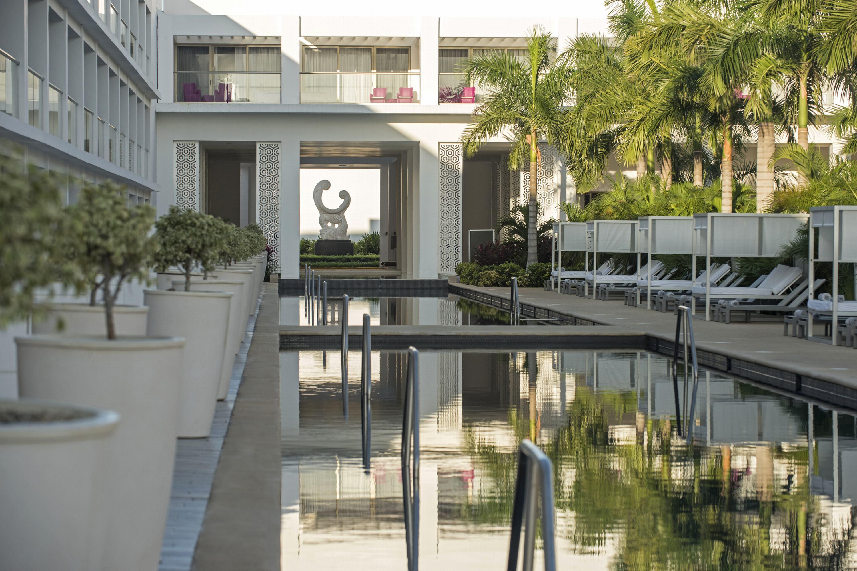 Platinum Yucatan Princess Adults Only 普拉亚卡门 外观 照片 The hotel's pool
