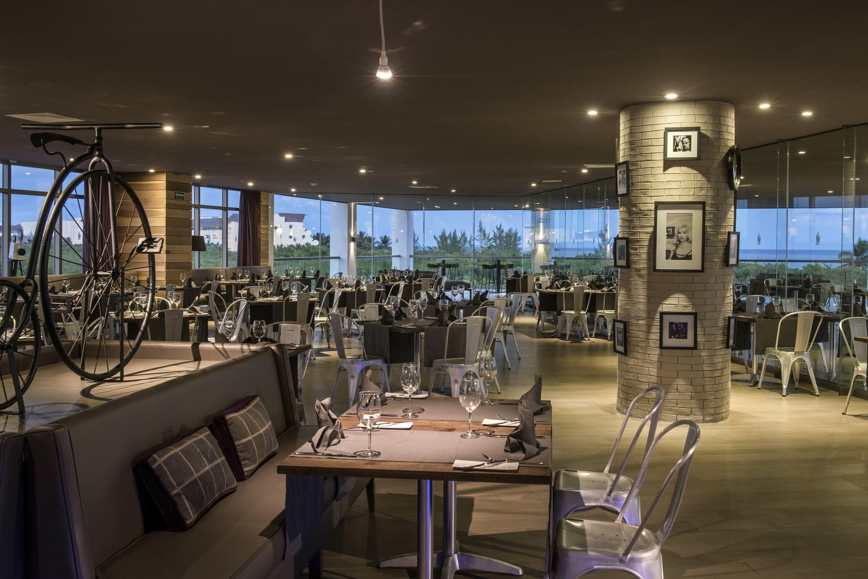 Platinum Yucatan Princess Adults Only 普拉亚卡门 外观 照片 The restaurant