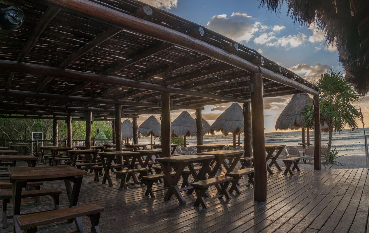 Platinum Yucatan Princess Adults Only 普拉亚卡门 外观 照片 Restaurant at the beach